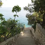 Otok 2 * Trogir